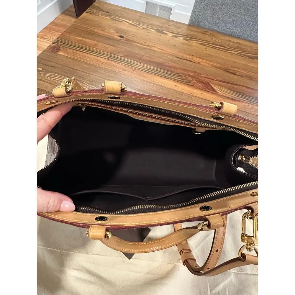 Louis Vuitton Brea MM Vernis Leather Bag